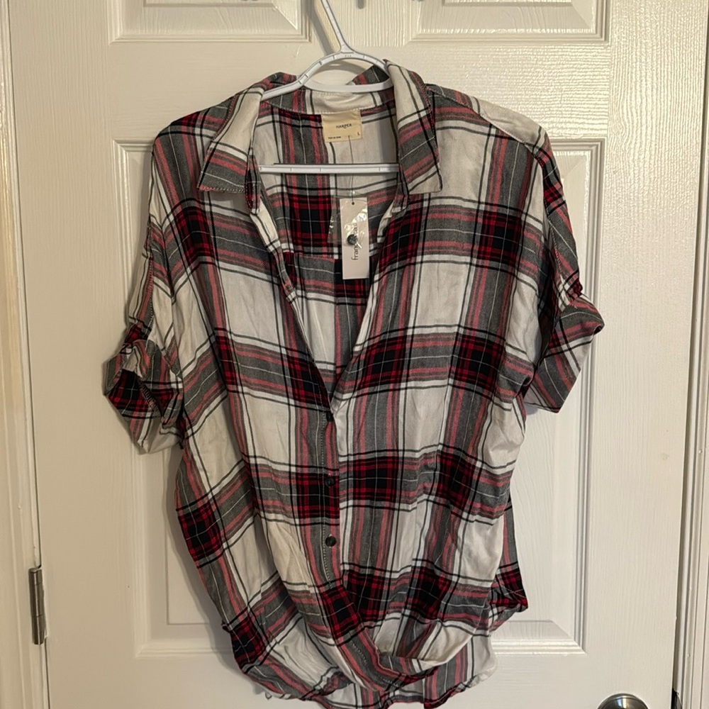 Francesca’s plaid shirt sleeve shirt